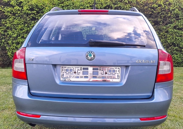 Skoda Octavia cena 19900 przebieg: 218000, rok produkcji 2011 z Nowa Ruda małe 407